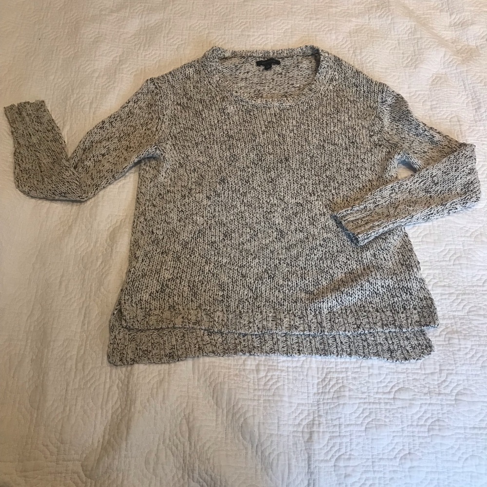 Ann Taylor Black and White Sweater Sz L